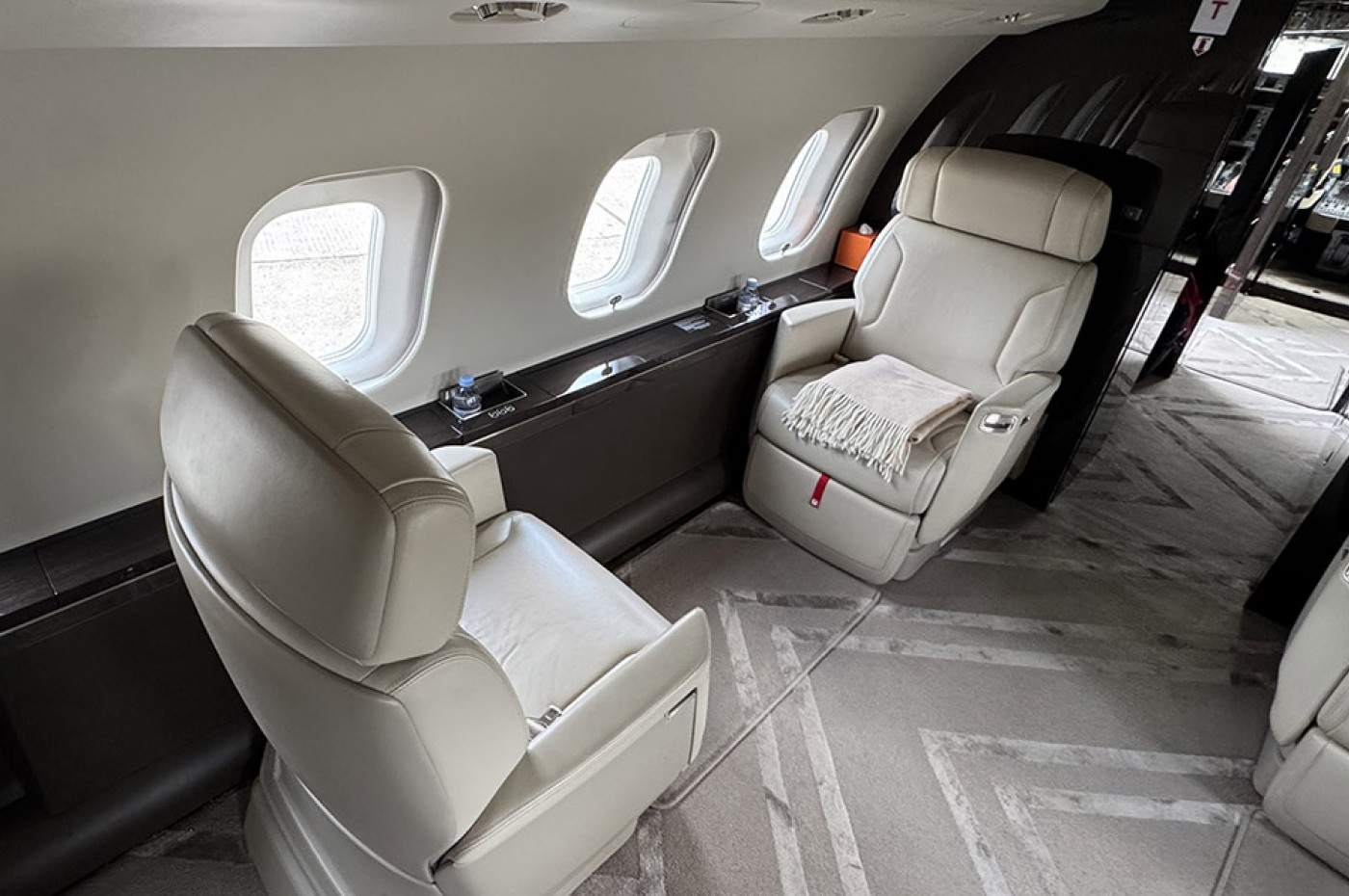 Global 6500 S/N 60003 Cabin 5